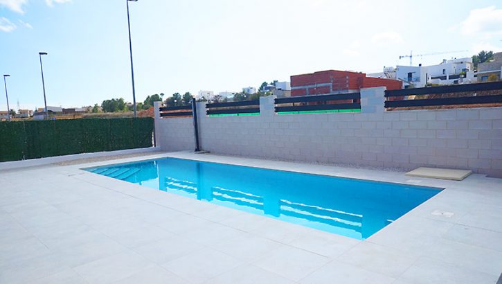 Belles villas modèrnes avec propre piscine à Polop Costa Blanca