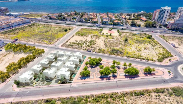 New villas 300m from the sea Torrevieja