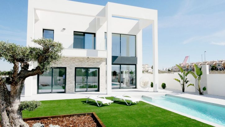 Modern new built villas in La Marina