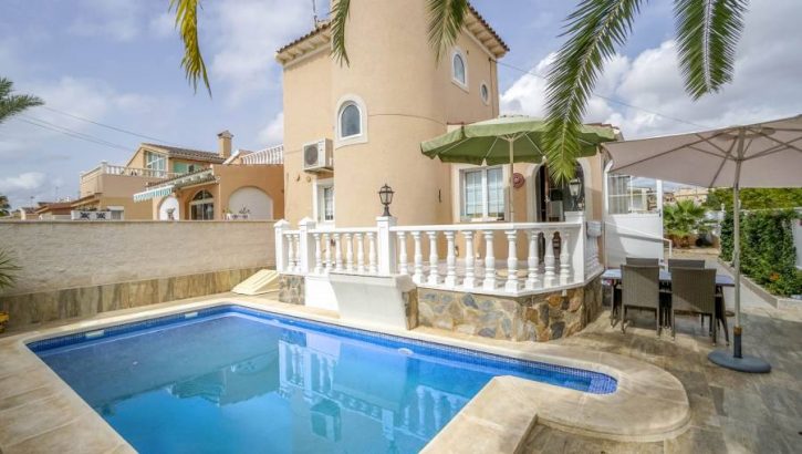 Chalet en Playa Flamenca Orihuela Costa Blanca