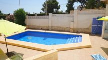 Begane grond villa met zwembad in Alfas del Pi Costa Blanca