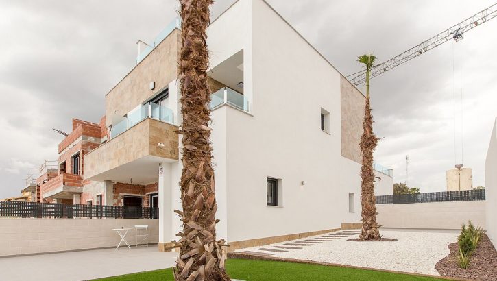 Nueva construcción de adosados en Villamartín Costa Blanca