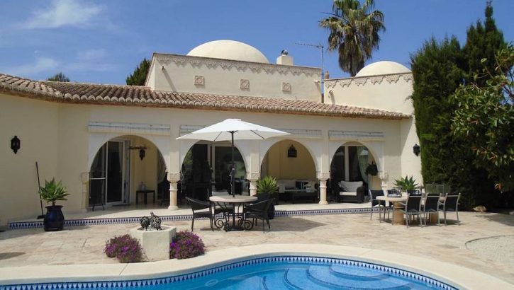 Villa de style marocain avec 4 chambres à coucher à Javea Costa Blanca