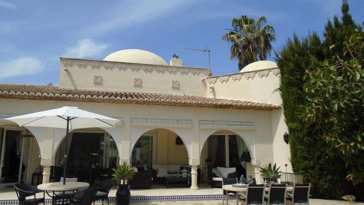 Villa de style marocain avec 4 chambres à coucher à Javea Costa Blanca