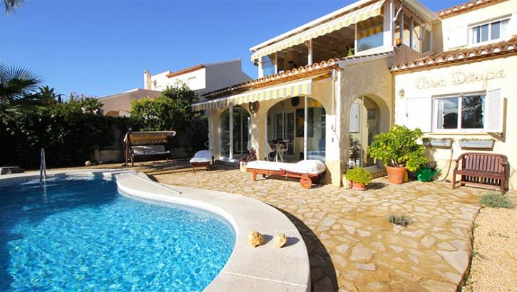 Belle villa de 3 chambres à La Nucia Costa Blanca