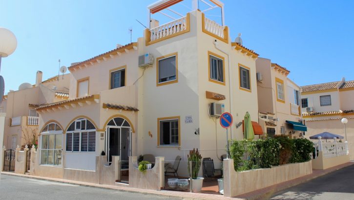 Quadro Villa in Playa Flamenca Costa Blanca