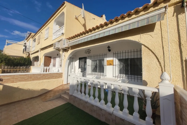 Renoviertes Reihenhaus in La Marina